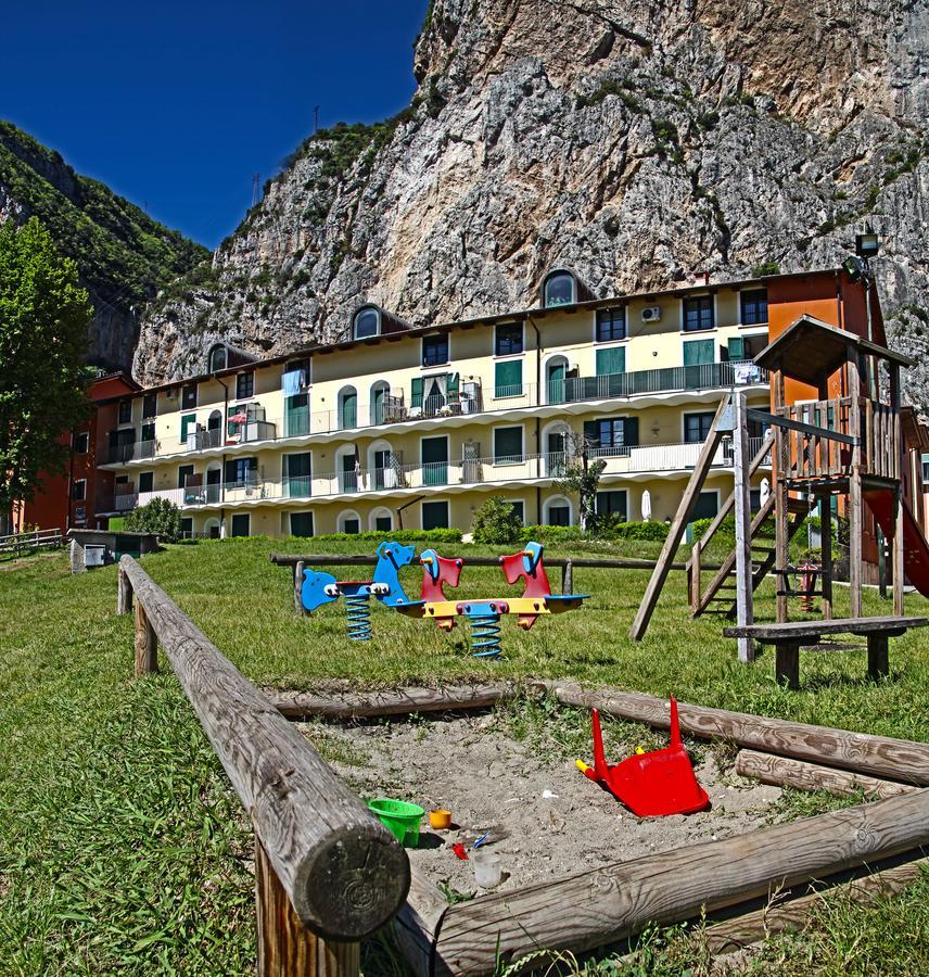 Campione Ora Apartments By Gardadomusmea كامبيوني ديل غاردا المظهر الخارجي الصورة